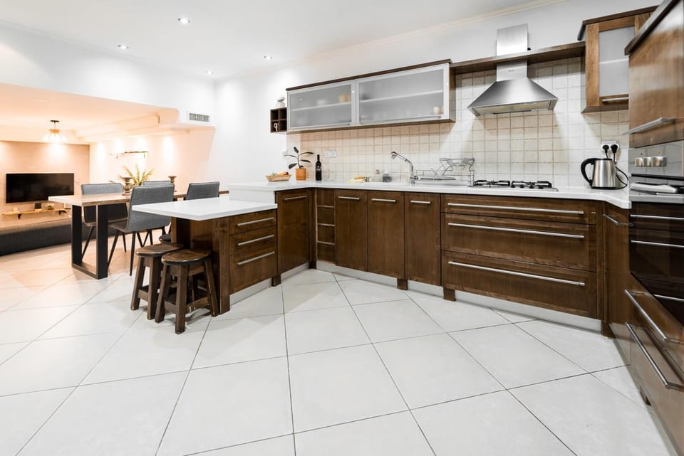 Kitchen or kitchenette, Dining area, minibar, pet friendly, stove, toaster