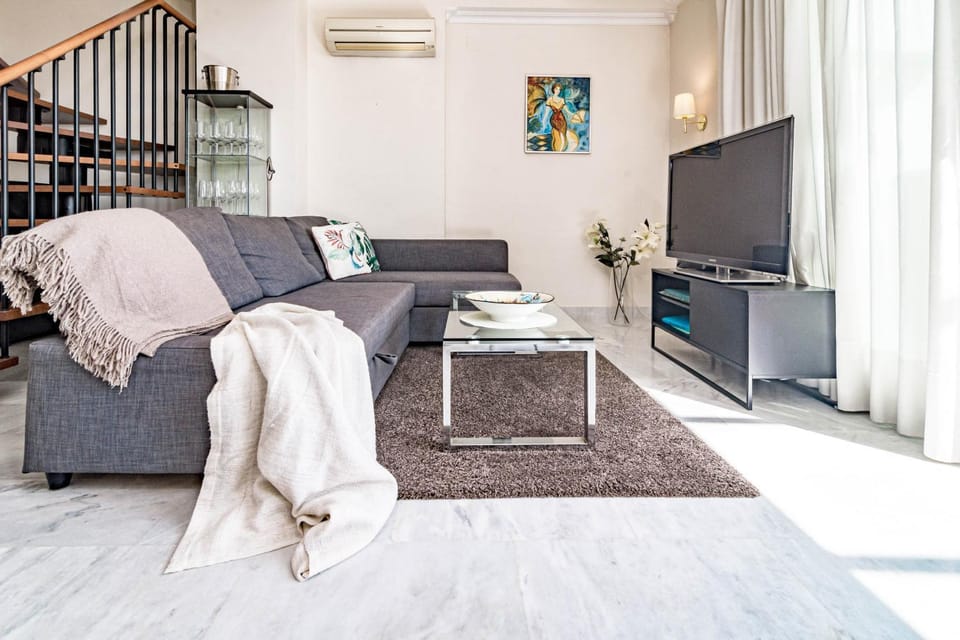 Communal lounge/ TV room, Living room