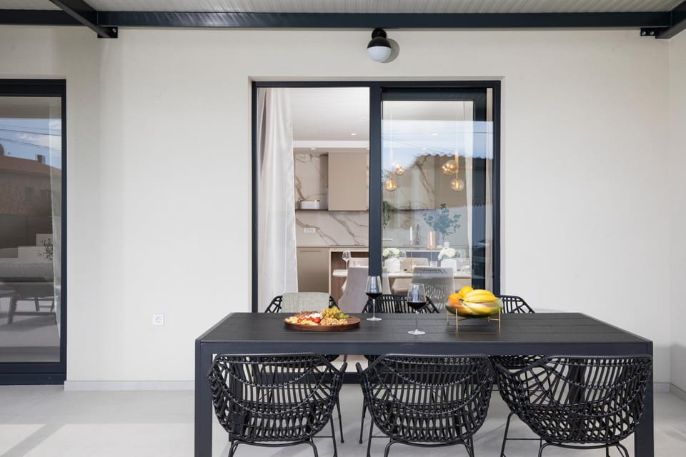 Balcony/Terrace, Food and drinks, Food