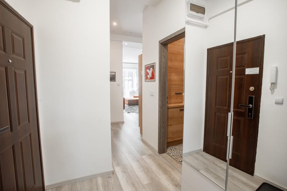 Bathroom, wardrobe