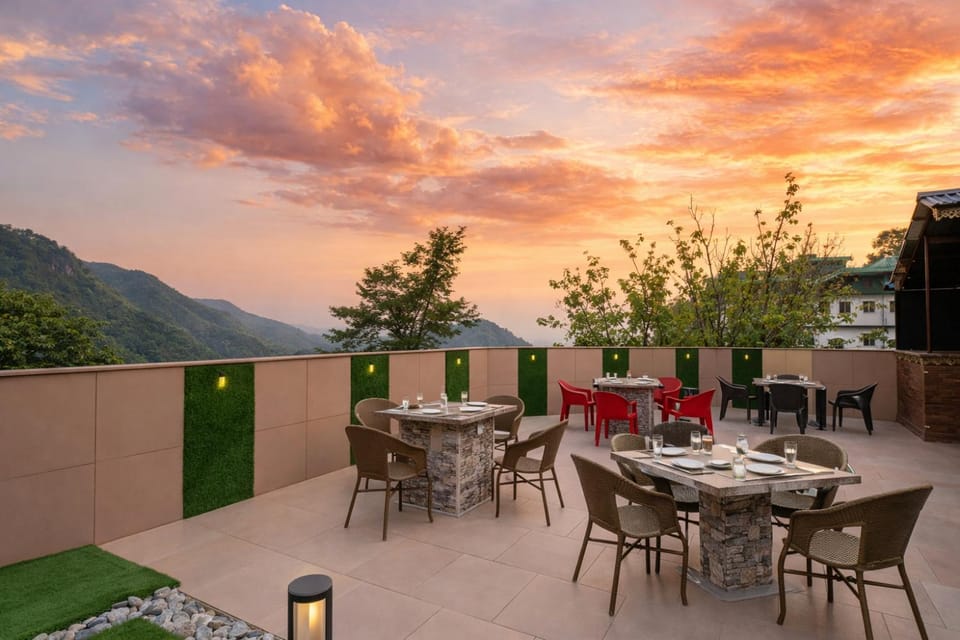 Natural landscape, Balcony/Terrace, Dining area, Mountain view
