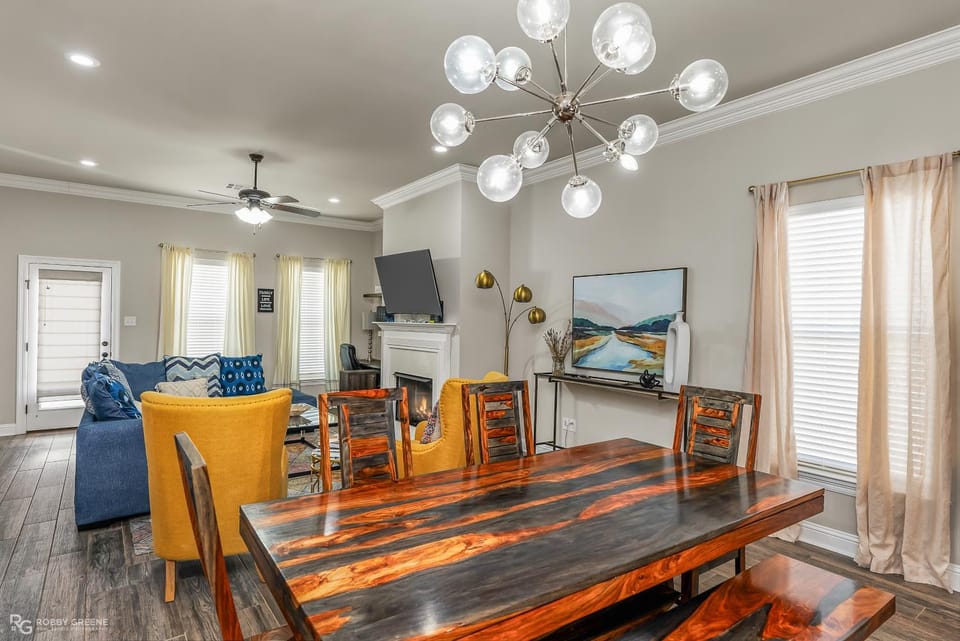 Communal lounge/ TV room, TV and multimedia, Living room, Dinner