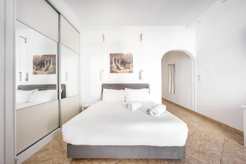 Cozy Studio by the sea in Paleo Faliro Apartment in South Athens