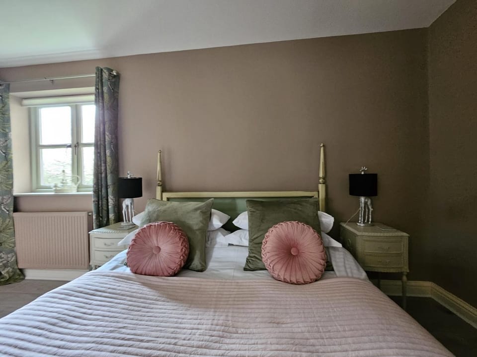Cottage - Sleep 4 Pet Friendly & Enclosed Garden House in Broadland District