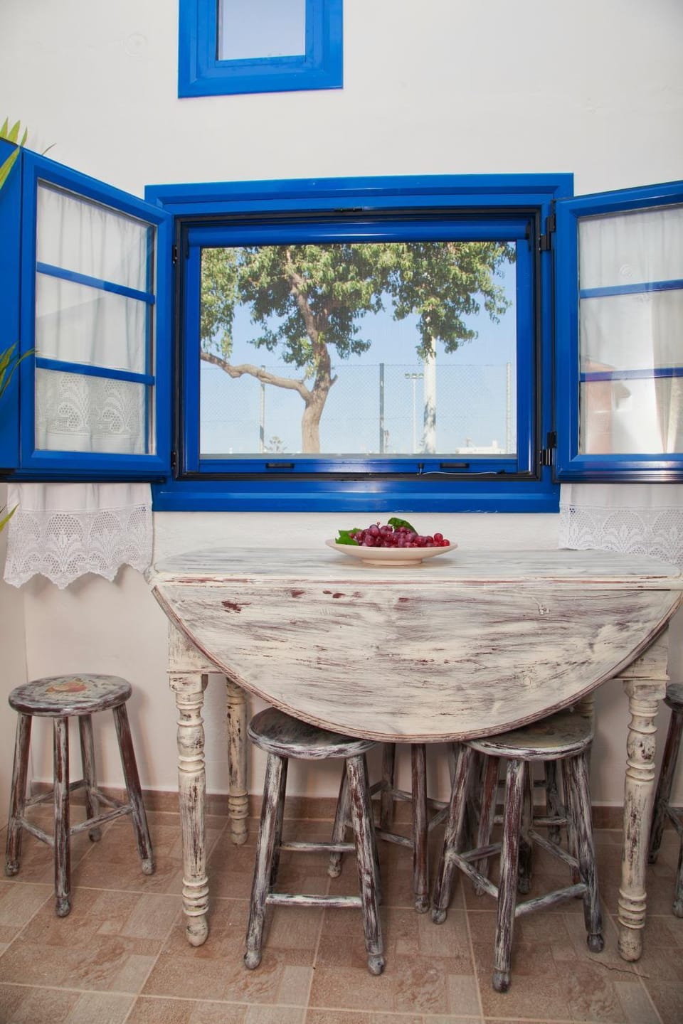 Nikolakis traditional house in the village. House in Kamari