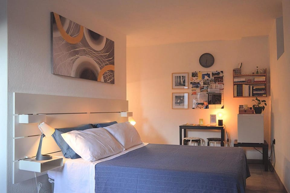 Bed, Photo of the whole room