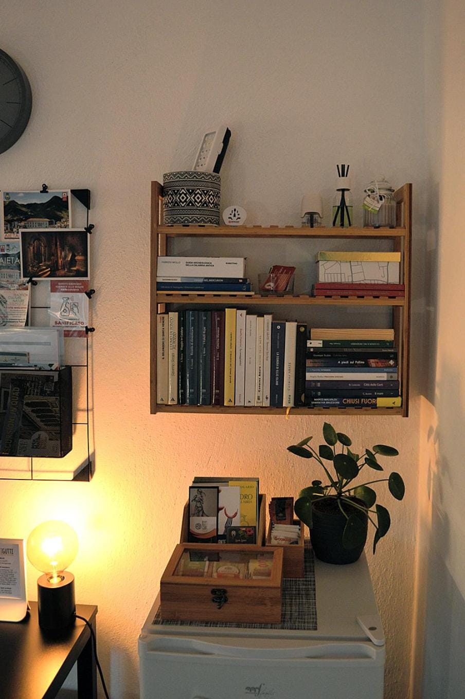 Library, Photo of the whole room, oven