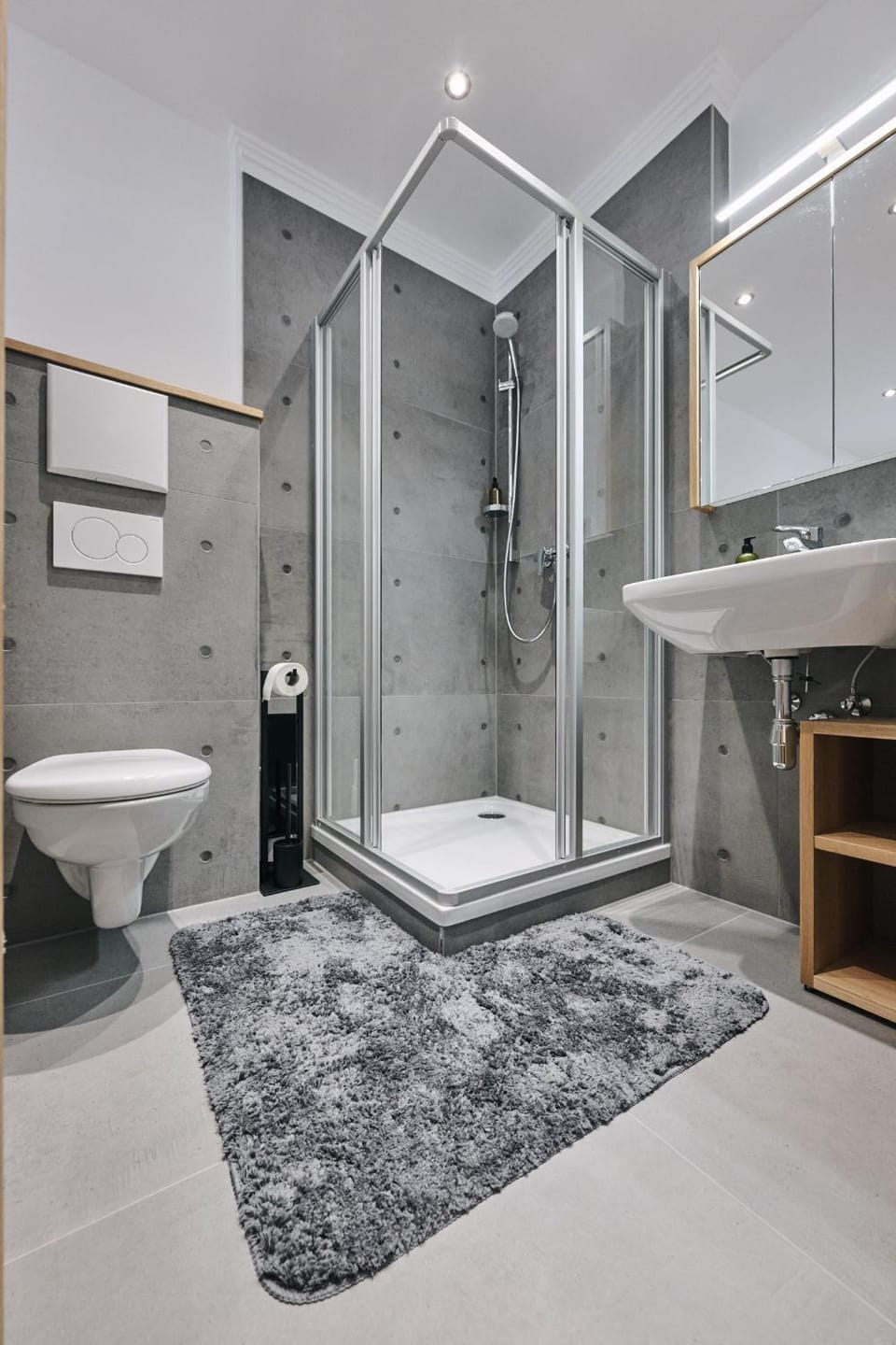 Shower, Toilet, Bathroom