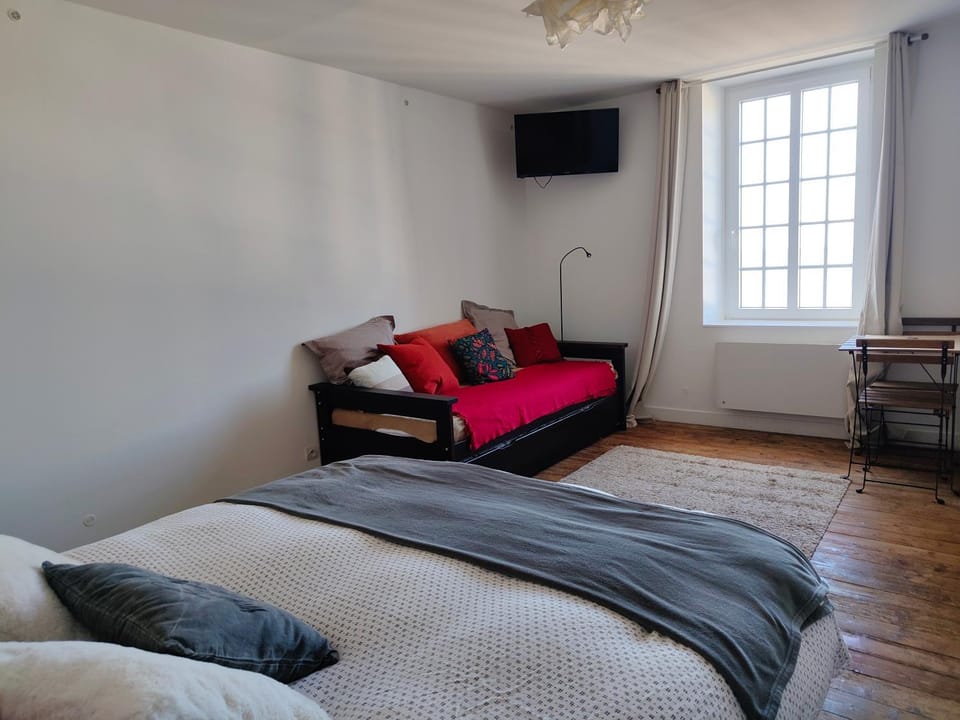 ABORD- Vue sur mer, baie de Morlaix, grande maison, école de voile à 100m House in Plougasnou