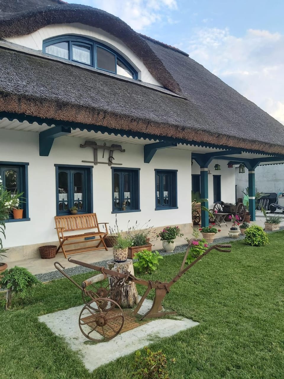 Facade/entrance, Garden