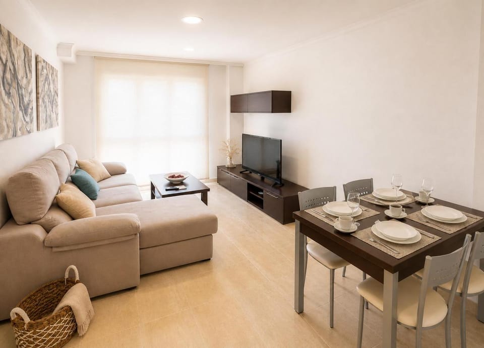 TV and multimedia, Living room, Seating area, Dining area