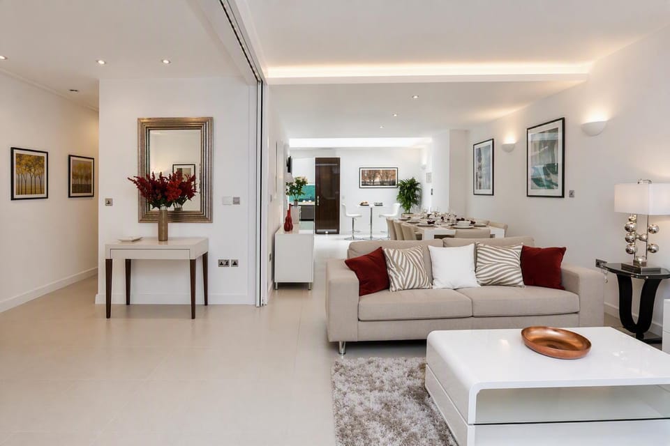 Communal lounge/ TV room, Living room, Seating area, Dining area