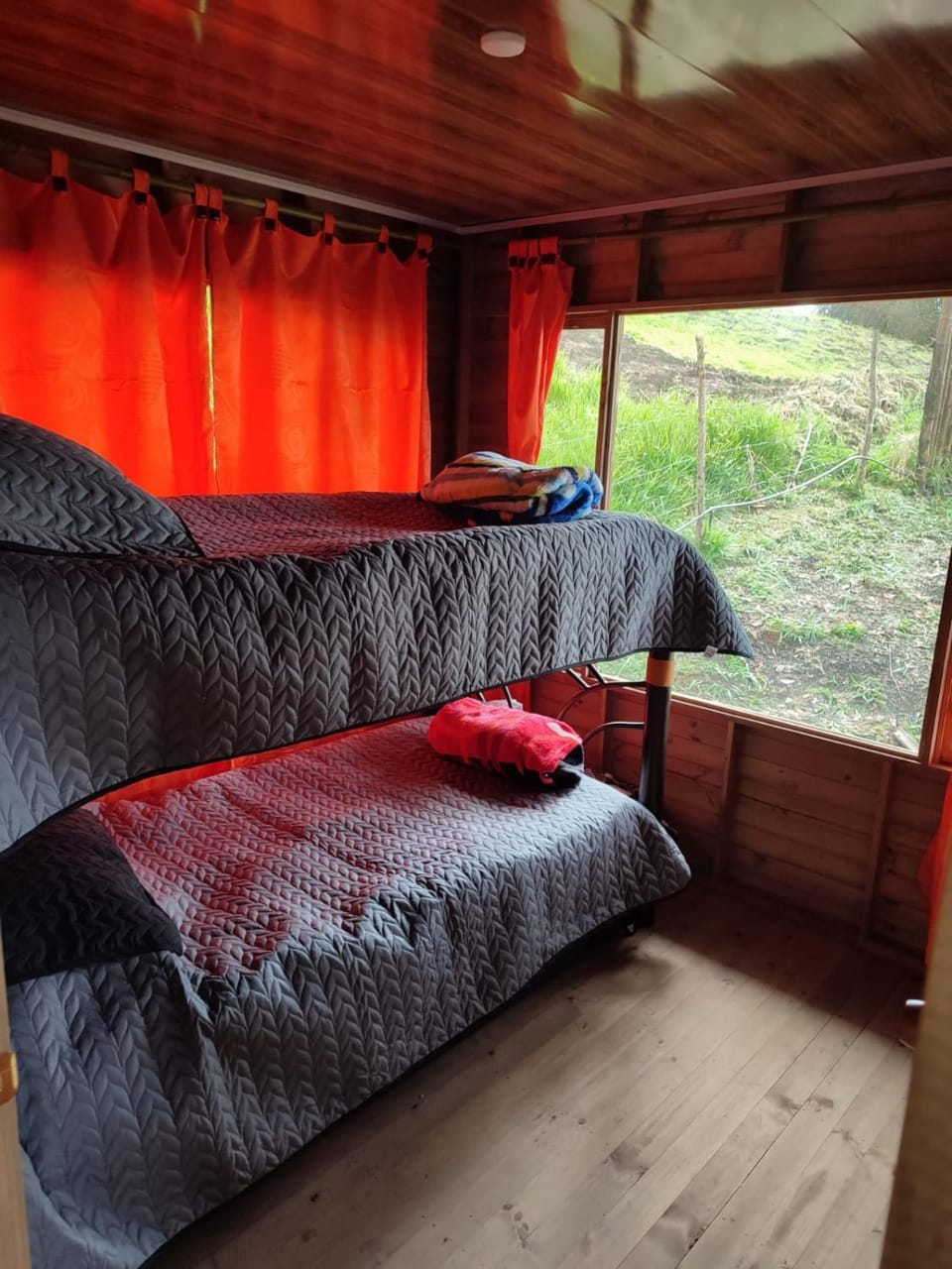 Bedroom, bunk bed
