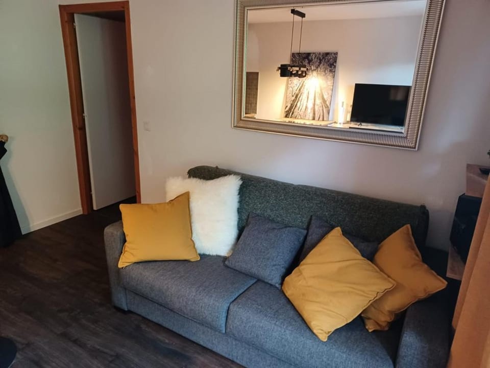 Appartement 2 pièces avec balcon, 4 couchages et parking - FR-1-573-68 Apartment in Haute-Savoie