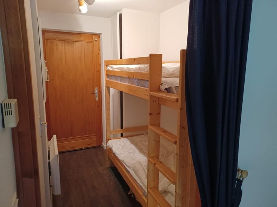 Appartement 2 pièces avec balcon, 4 couchages et parking - FR-1-573-68 Apartment in Haute-Savoie