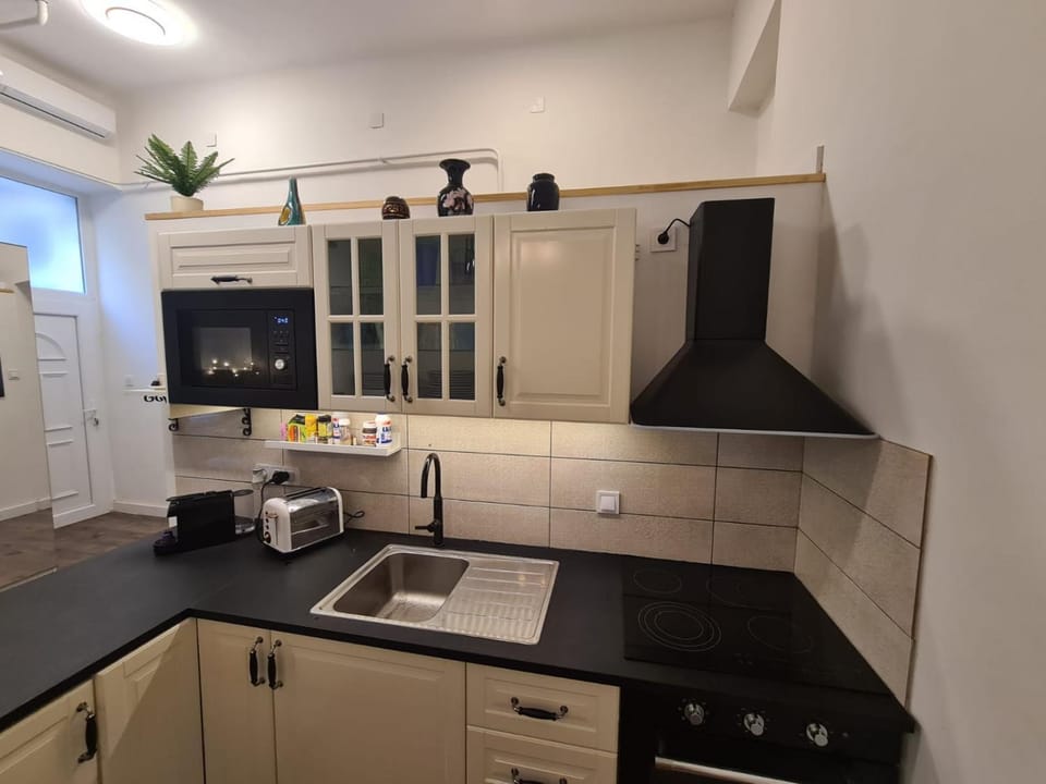 Coffee/tea facilities, Kitchen or kitchenette, pet friendly, stove, toaster