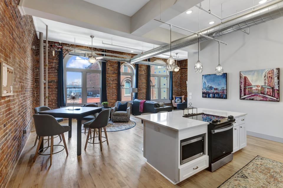 Living room, Dining area