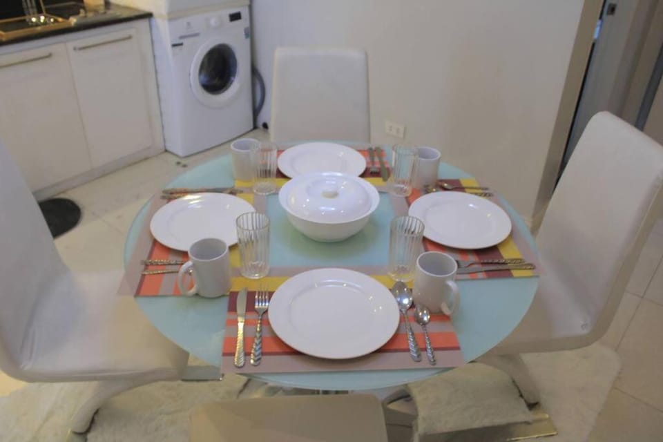 Coffee/tea facilities, Dining area