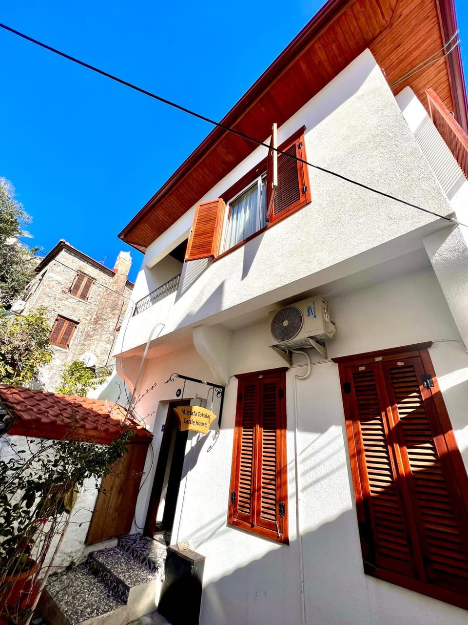 Property building, Day