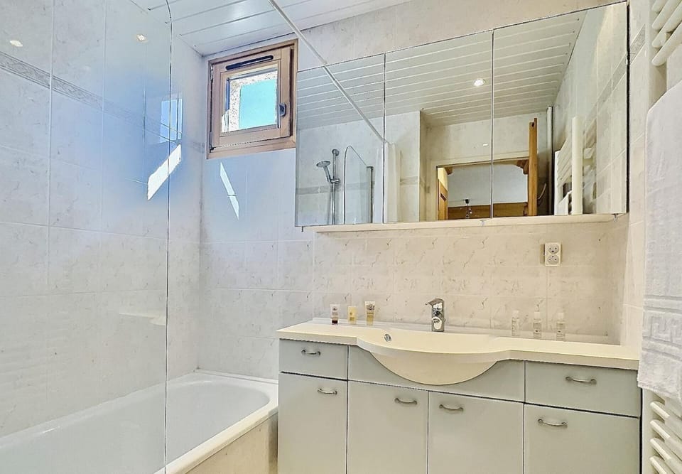 Résidence Le Pramecou - Appartement de charme 6 personnes à Tignes proche des pistes et des commerces dans le quartier du Val Claret. Appartement situé MAE-2016 Apartment in Tignes