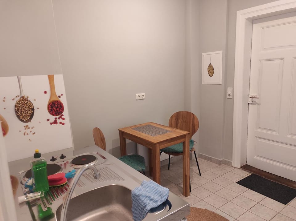 Dining area, kitchen