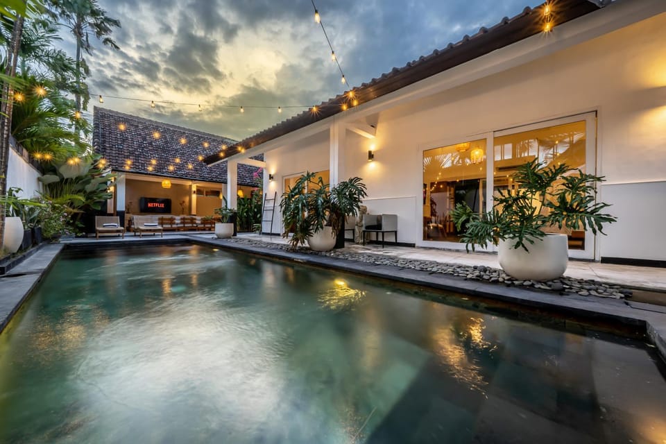 Pool view, Swimming pool, Swimming pool, Swimming pool, sunbed