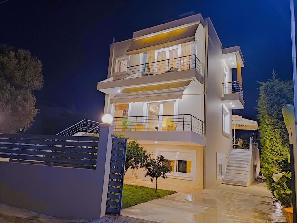 Property building, Night, Balcony/Terrace
