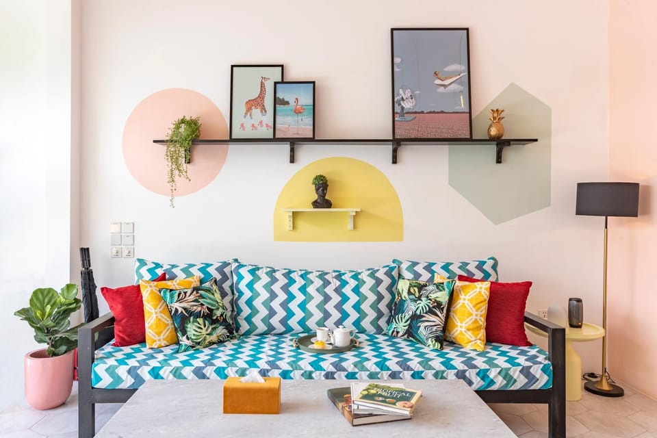 Day, Living room, Seating area