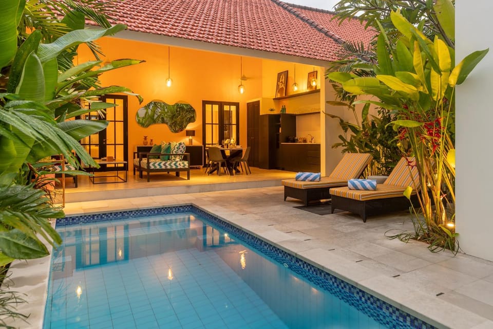 Property building, Garden, Swimming pool