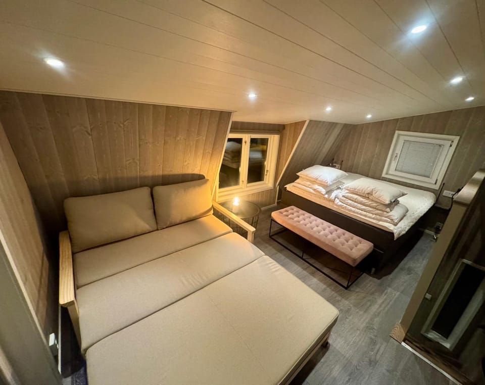 Bed, Living room, Photo of the whole room