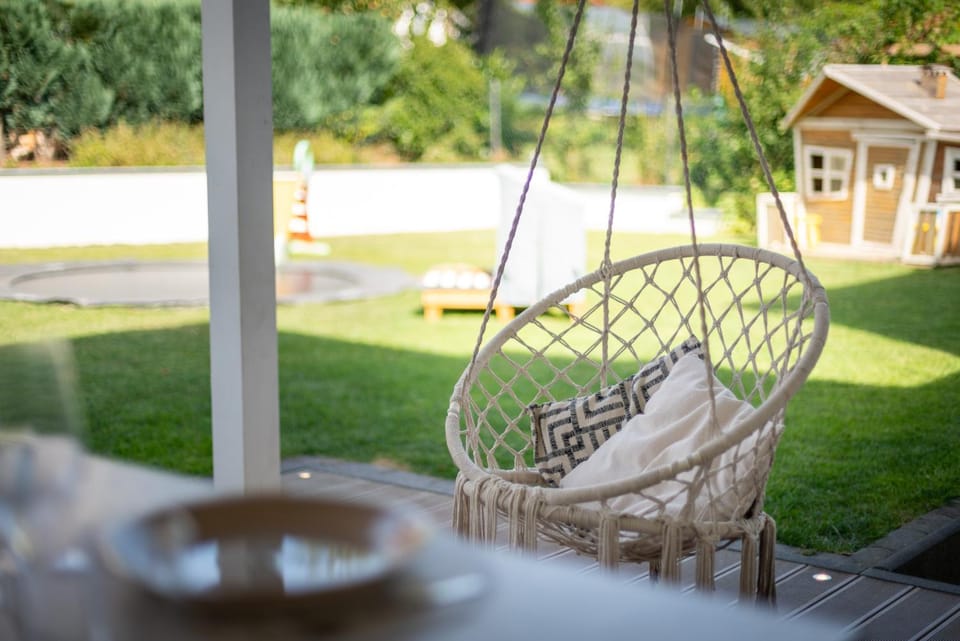 Garden, Balcony/Terrace