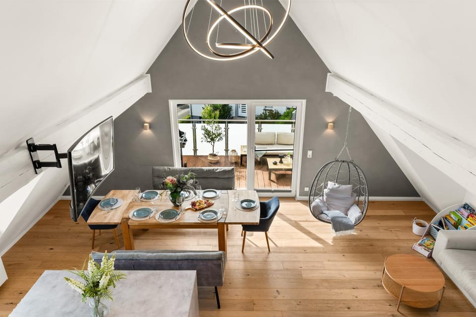 BBQ facilities, Balcony/Terrace, Balcony/Terrace, Living room, Dining area, group of guests, group of guests