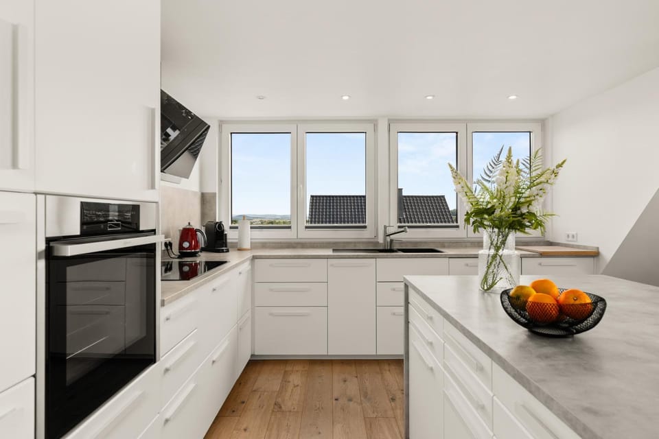 View (from property/room), Kitchen or kitchenette, Mountain view, group of guests, Quiet street view, kitchen