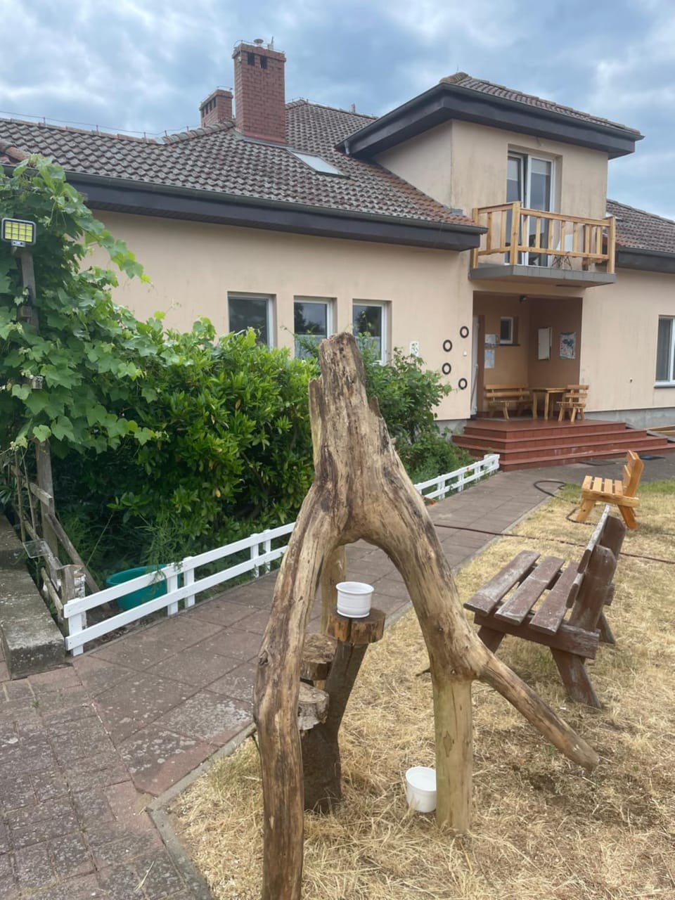 Property building, Day, Garden, Garden view