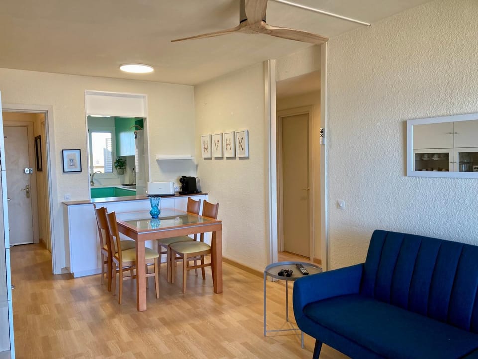 Communal lounge/ TV room, fireplace