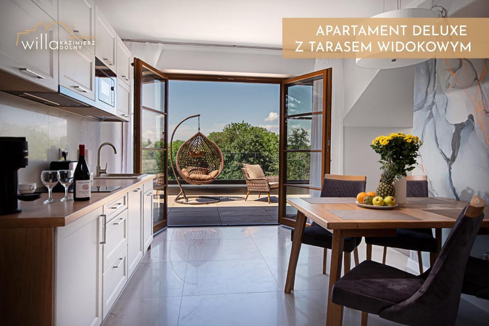 Kitchen or kitchenette, Dining area, minibar