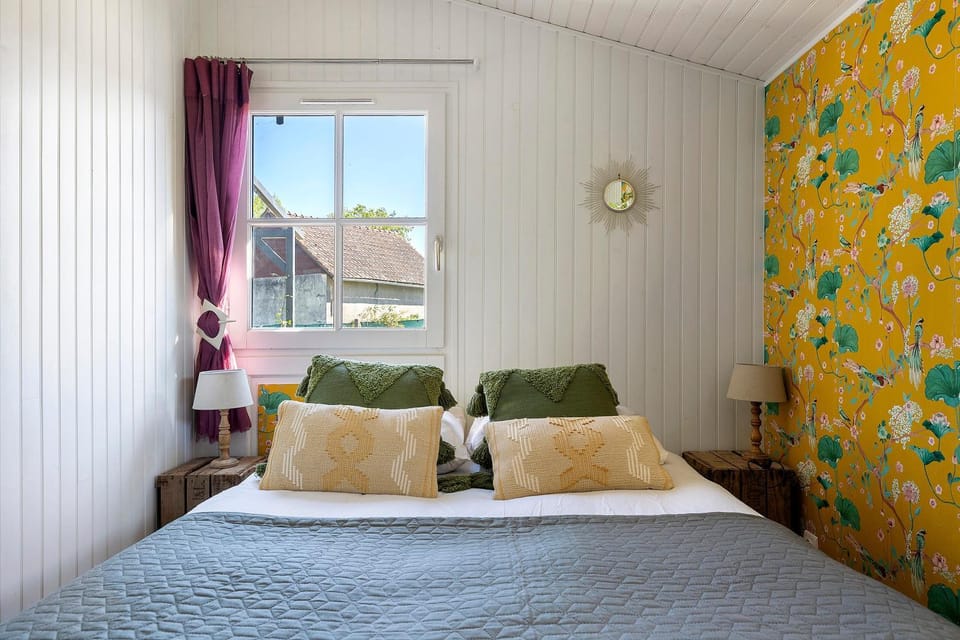 Living room, Bedroom