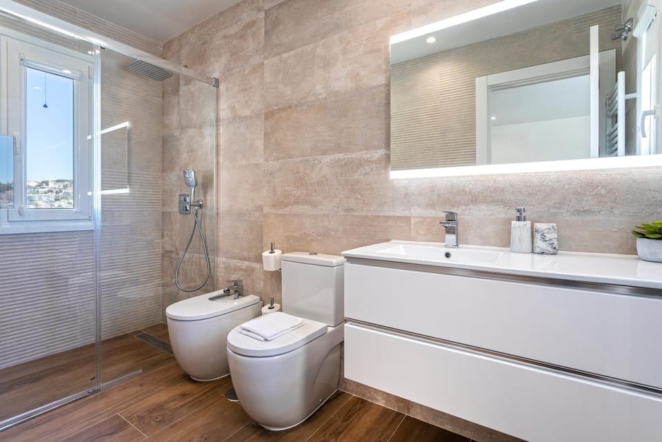Shower, Bathroom, bidet