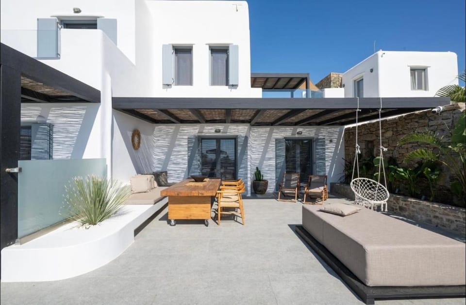 Patio, Day, Balcony/Terrace, Seating area, sunbed