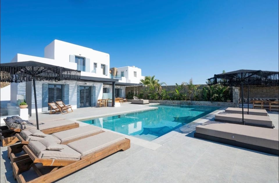 Natural landscape, Seating area, Swimming pool, sunbed