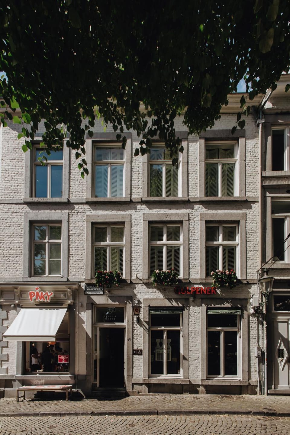 Property building, Location