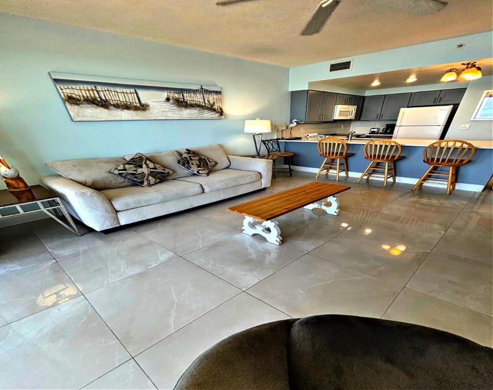 Wyndham Ocean Walk Resort - Vacation in Comfort and luxury -1BR Direct Oceanfront 1307-1 Apartment in Florida