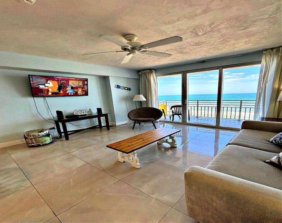 Wyndham Ocean Walk Resort - Vacation in Comfort and luxury -1BR Direct Oceanfront 1307-1 Apartment in Florida
