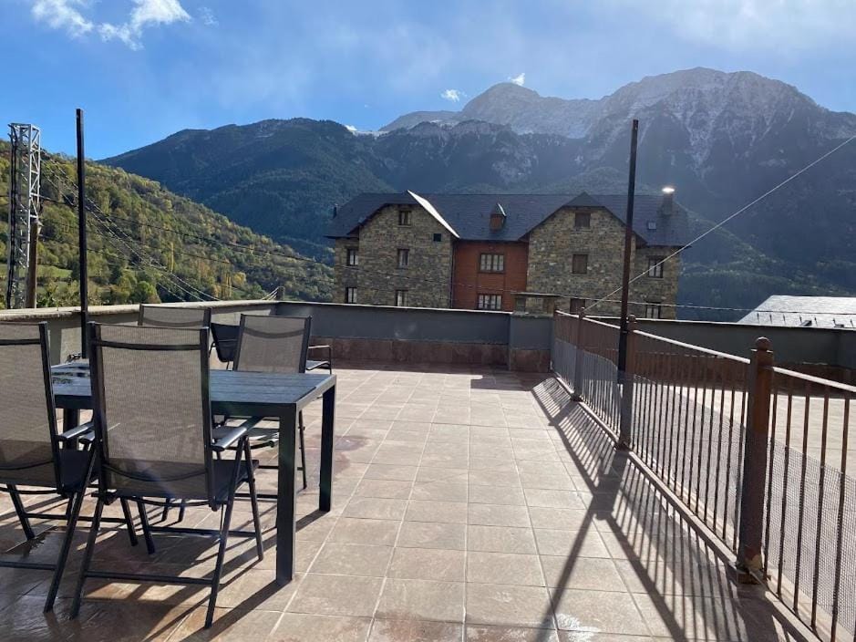 Off site, Natural landscape, Balcony/Terrace, Balcony/Terrace, Mountain view, Mountain view
