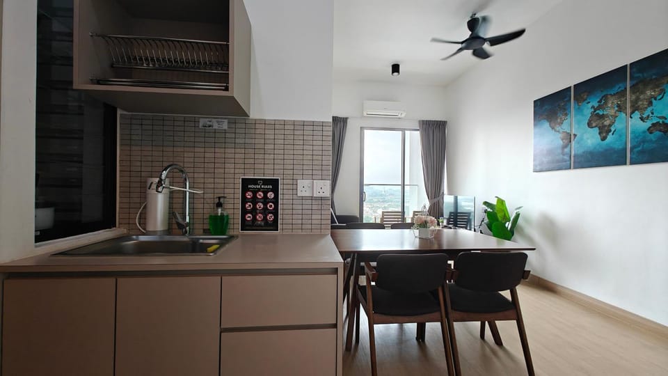 Dining area, kitchen