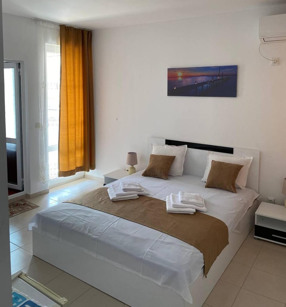 ХОТЕЛ CANAVAN'S - beach - 200 meters away, free parking and WiFi Bed and Breakfast in Nessebar