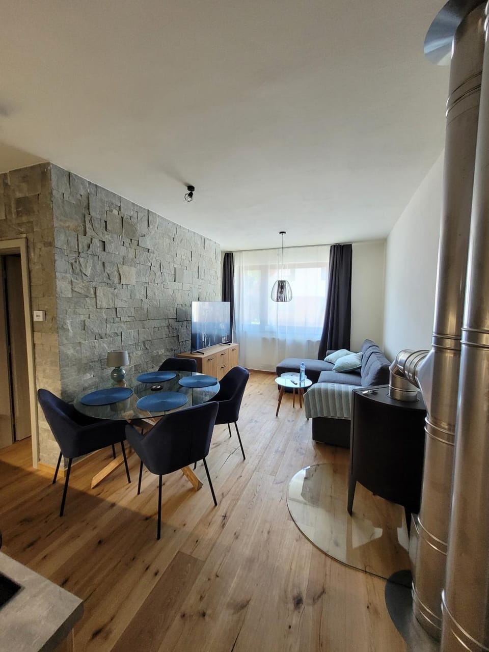Living room, Dining area
