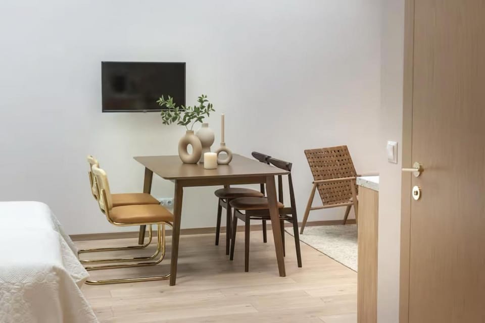 TV and multimedia, Dining area, wardrobe