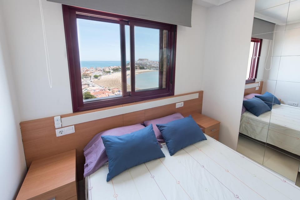 Bed, Photo of the whole room, Bedroom, Sea view