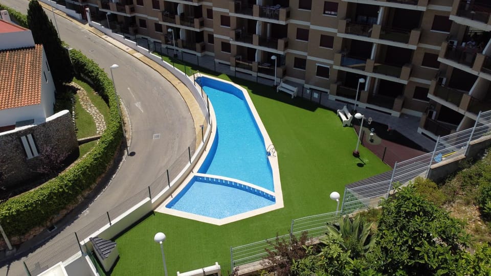 Property building, Bird's eye view, Pool view, Swimming pool